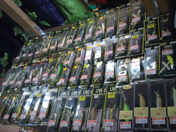 山科店　入荷情報　ルアーいっぱい入荷！！