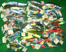 人気ルアー大量入荷しました(大東)