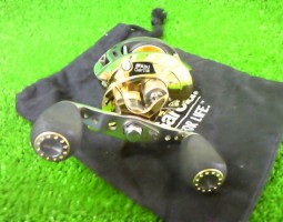 アブ・レボエリート暁 シマノ・10ステラ2500HGS デプス・スラックシェイカー ルアー大量 (茨木店) アブ・レボエリート暁 シマノ・10ステラ2500HGS デプス・スラックシェイカー ルアー大量 (茨木店)