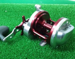 ダイワ・石鯛リール　シマノ・リール２台　ウエダ・ソルトロッド２本　エバーグリーン・ヘラクレス　（茨木店）