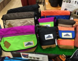 マウンテンスミスのショルダーバッグ&ポーチ新入荷!(幕張店) マウンテンスミスのショルダーバッグ&ポーチ新入荷!(幕張店)