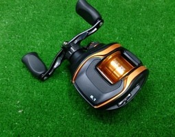 Ｔ3-ＳＶ8.1Ｒ・カラマレッティー・ヴィゴーレ・ルアー大量！（茨木店）