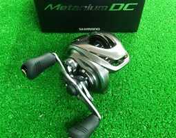 NEWメタニウムDC 13メタニウム右・左 人気ルアー (高槻店) NEWメタニウムDC 13メタニウム右・左 人気ルアー (高槻店)