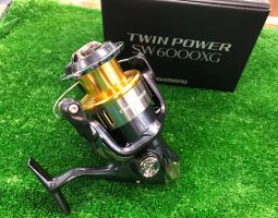 ツインパワーＳＷ　１８カルディアＬＴ　１８ストラディックＳＷ等　（茨木店）